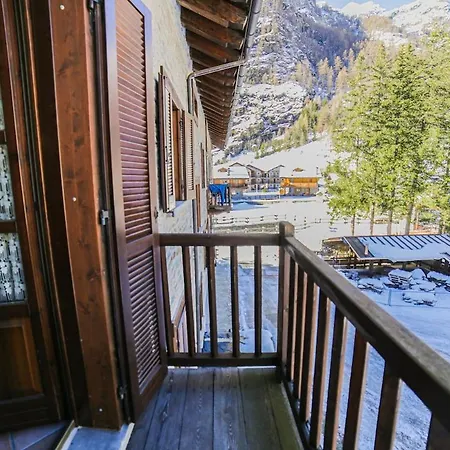 Appartamento Casa Dei Larici 300m From Piste Gressoney-la-Trinité